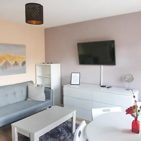 Sleeps 6 -stylish, Parking, Wifi, Netflix, Nr City