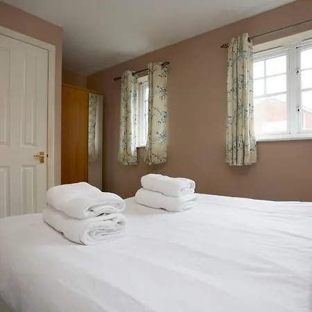 Sleeps 6 -stylish, Parking, Wifi, Netflix, Nr City Сasa de vacaciones Leeds (West Yorkshire)