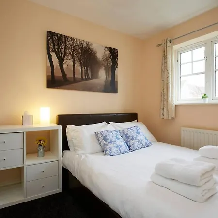 Sleeps 6 -stylish, Parking, Wifi, Netflix, Nr City