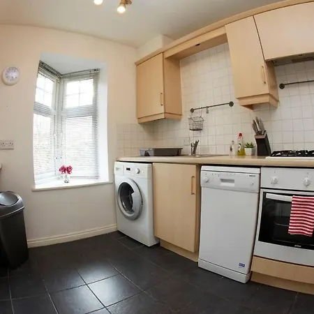 Sleeps 6 -stylish, Parking, Wifi, Netflix, Nr City *