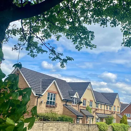 Sleeps 6 -stylish, Parking, Wifi, Netflix, Nr City Leeds (West Yorkshire)