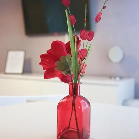 Sleeps 6 -stylish, Parking, Wifi, Netflix, Nr City Σπίτι διακοπών *